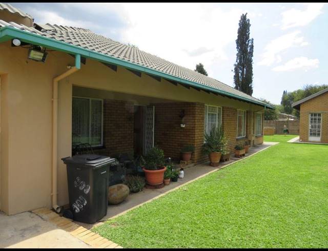 4 BEDROOM HOUSE FOR SALE IN MOUNTAIN VIEW